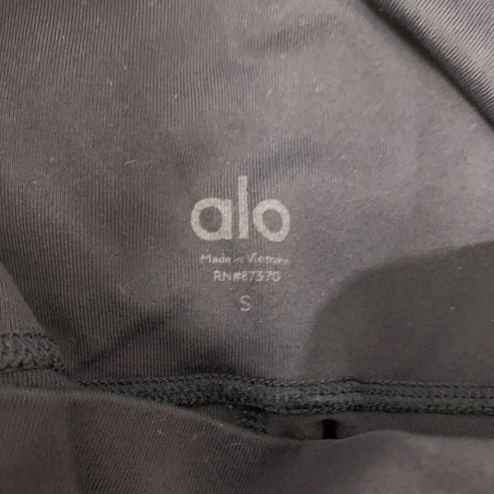 ALO Yoga elevate your